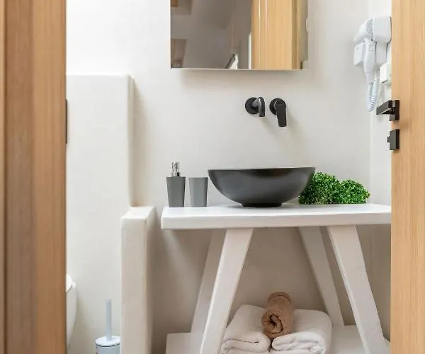 Naxos Downtown & Naxos City