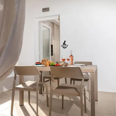 Naxos Downtown & Apartment