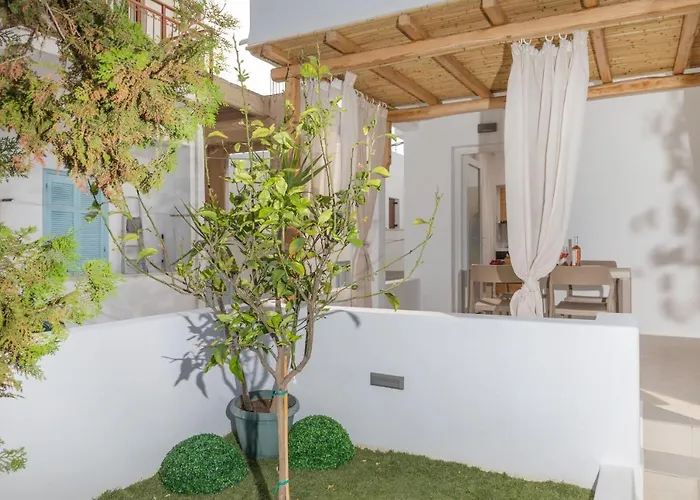 Naxos Downtown & Apartmán *