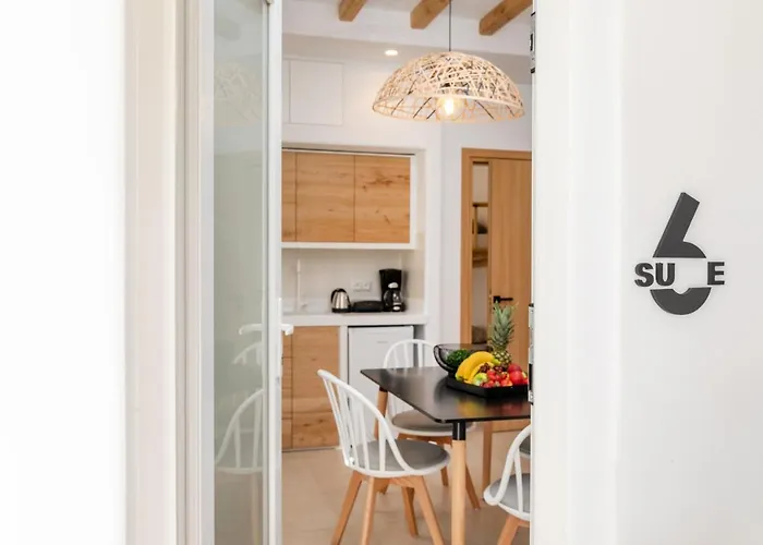 Naxos Downtown & Naxos City